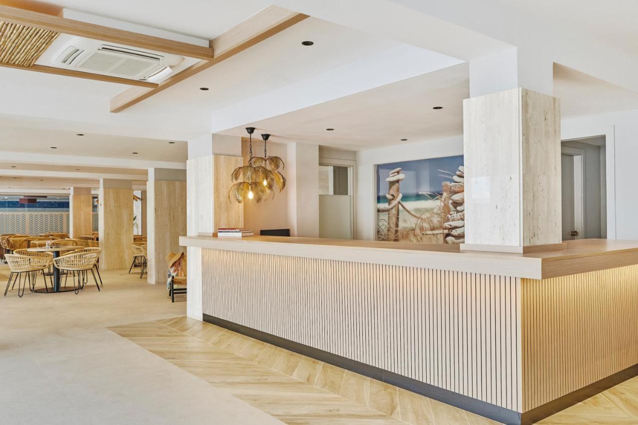 Universal Aparthotel Don Camilo Sant Elm Exterior photo