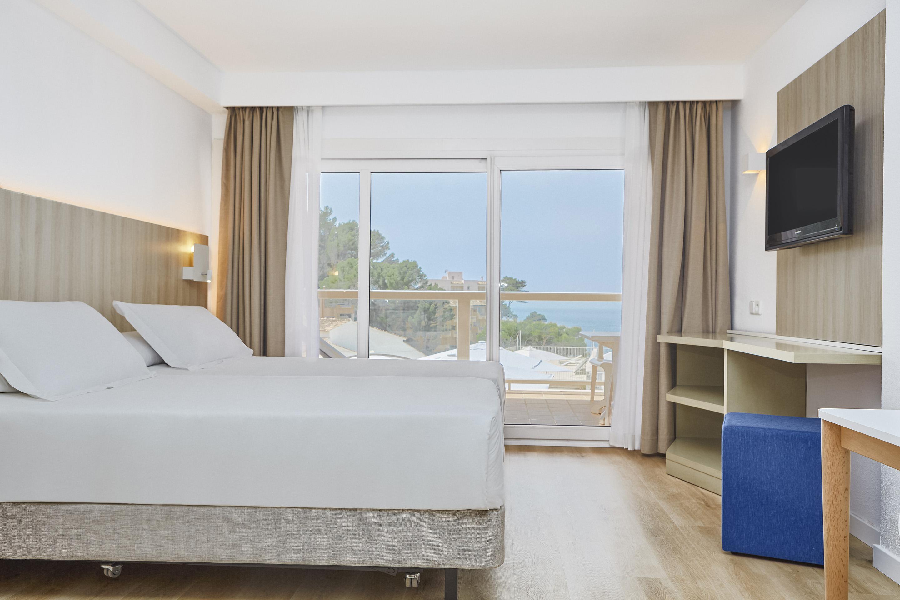 Universal Aparthotel Don Camilo Sant Elm Exterior photo