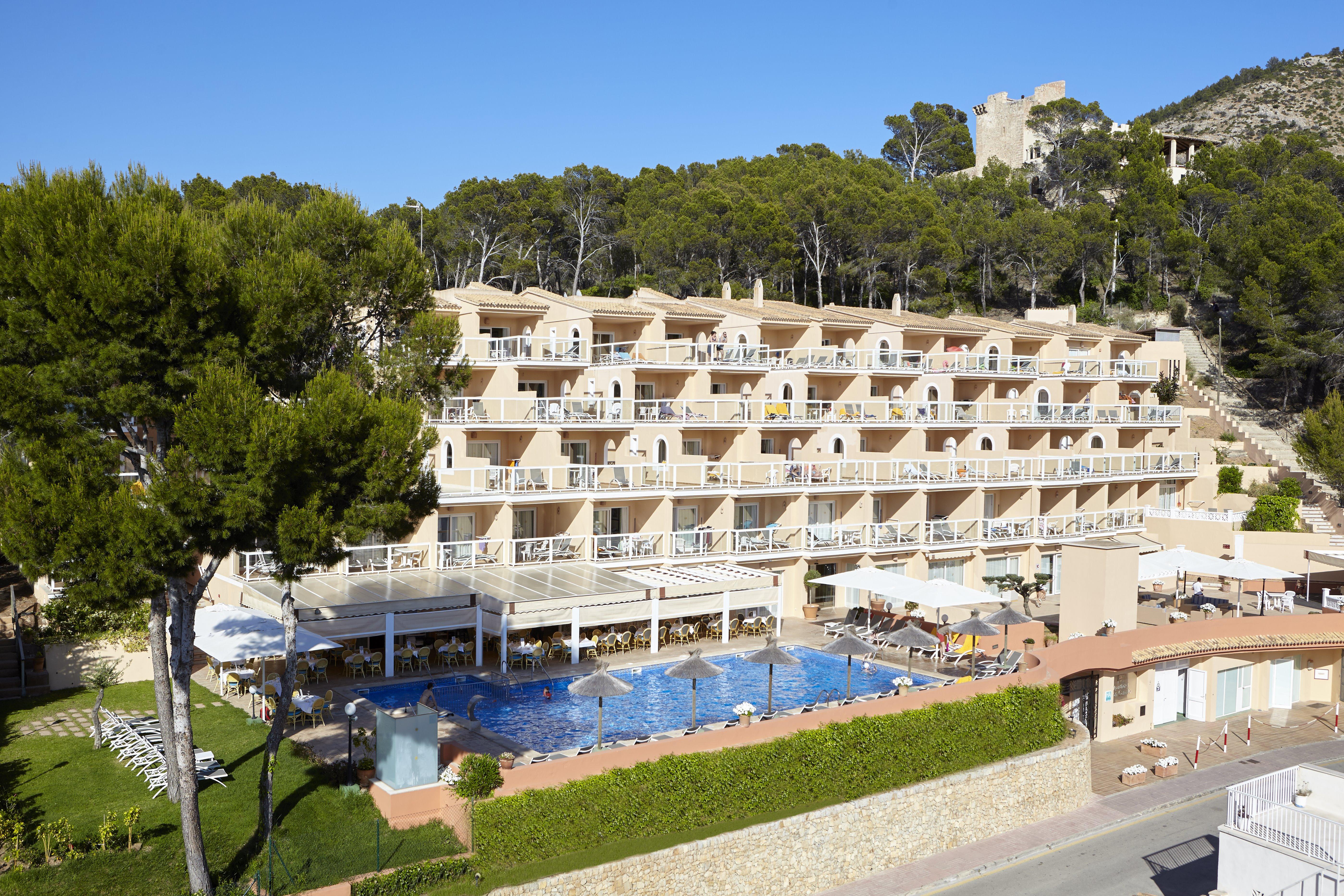 Universal Aparthotel Don Camilo Sant Elm Exterior photo