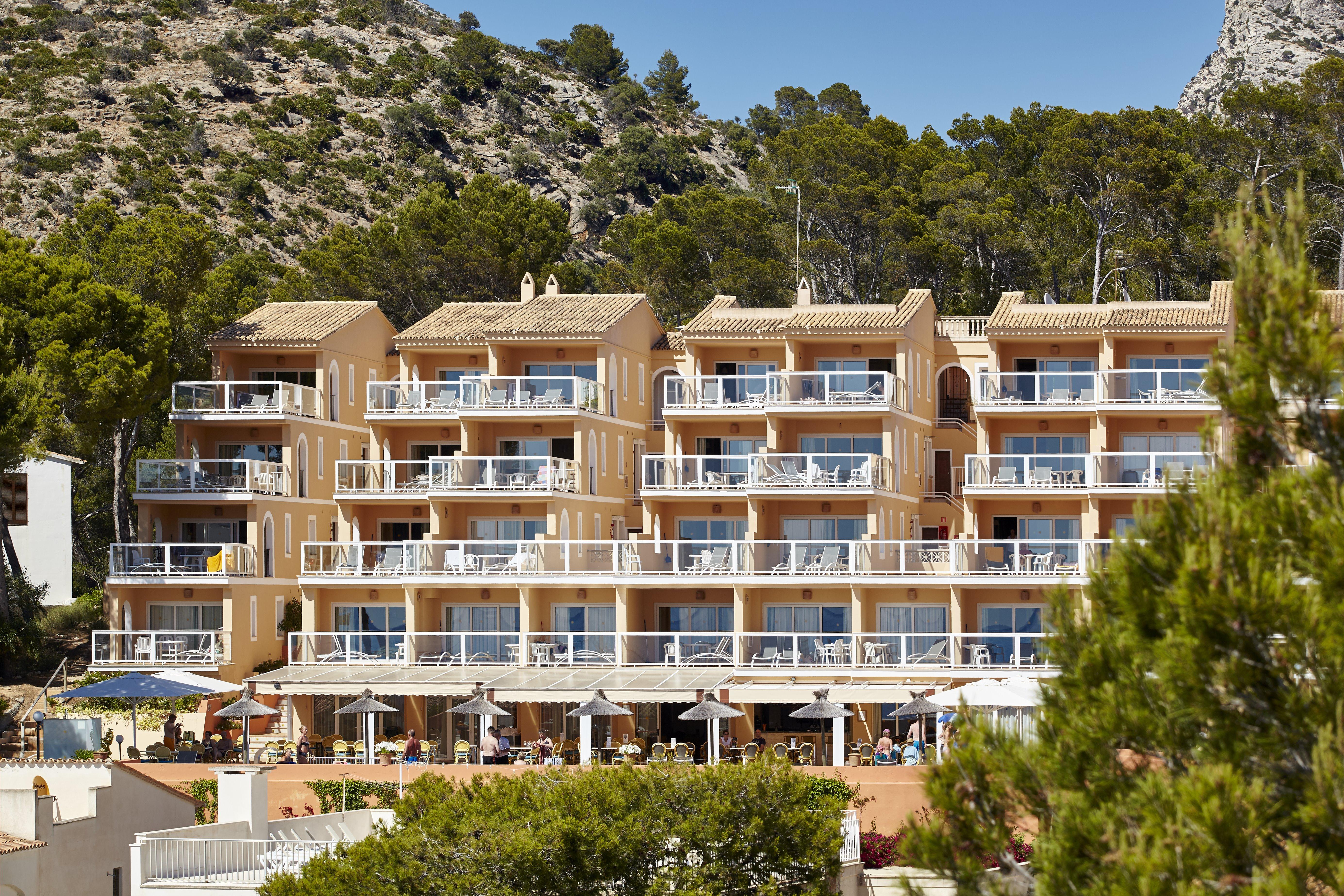 Universal Aparthotel Don Camilo Sant Elm Exterior photo