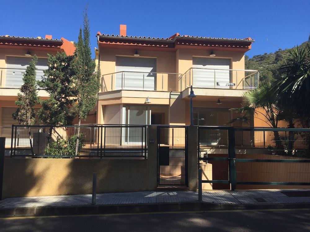 Universal Aparthotel Don Camilo Sant Elm Exterior photo